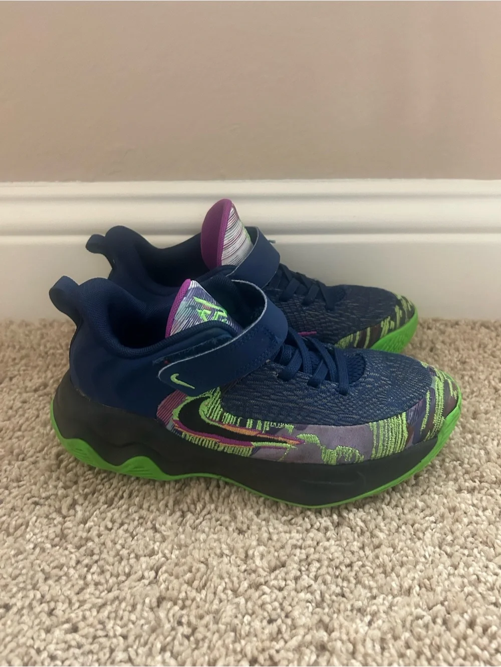 Nike Kids Navy, Green & Purple Adaptive Sneakers